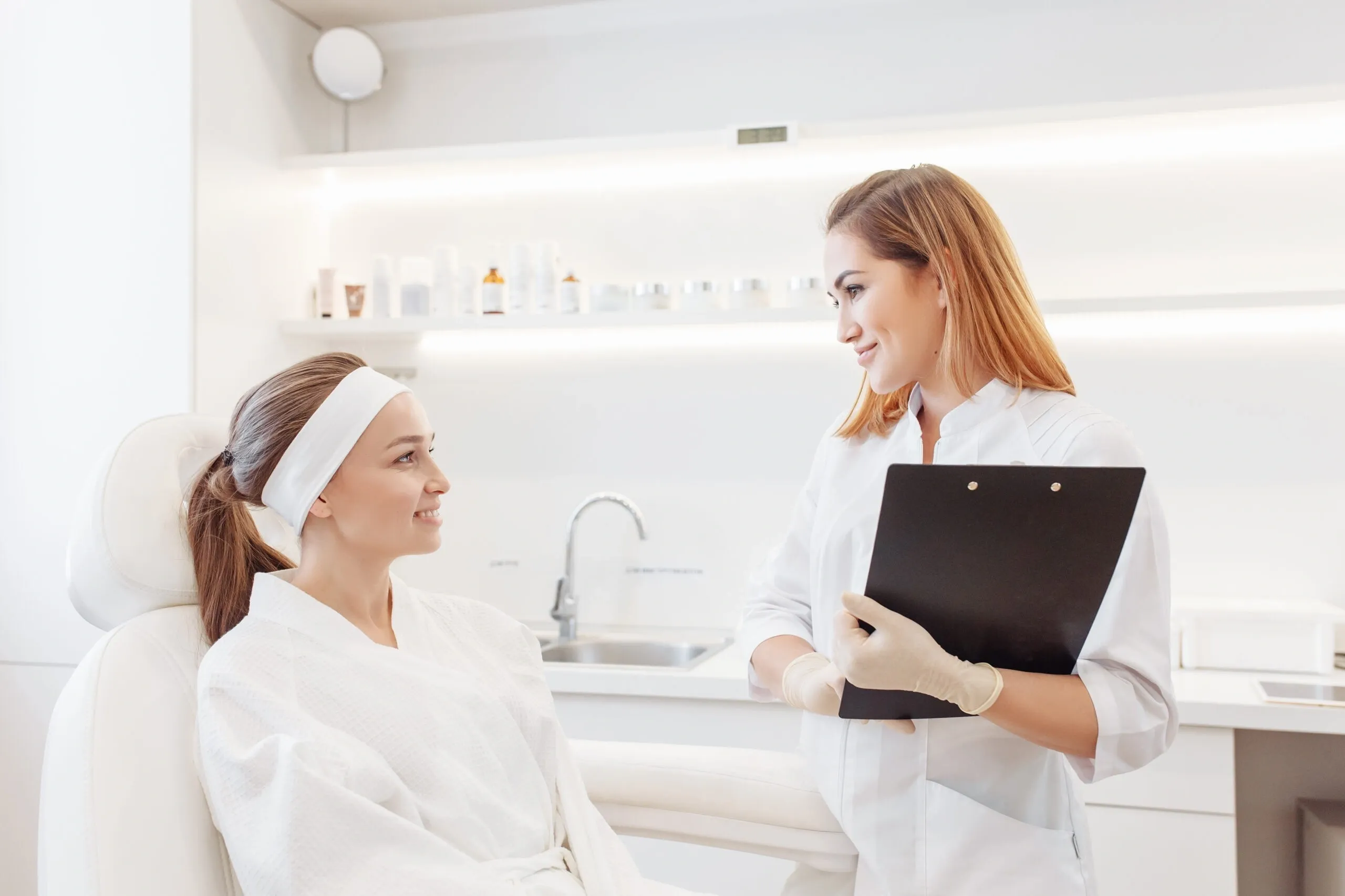 7 Signs You Should See a Dermatologist, Not Just a Beauty Therapist